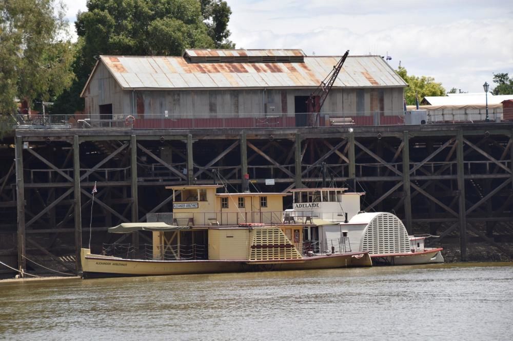 Big River Motel Ечука Екстер'єр фото